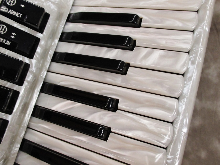 EXCELSIOR Model:308 [White] 【アコーディオン】 - 谷口楽器