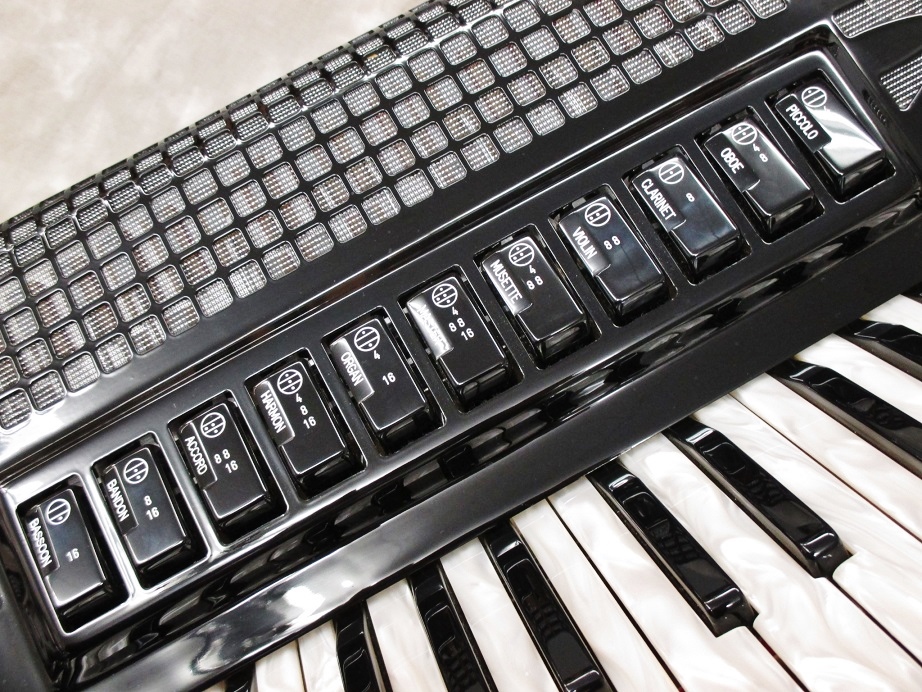 EXCELSIOR Model:704 【アコーディオン】 - 谷口楽器