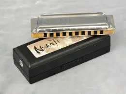 SUZUKI MANJI（Low-Key） 【10ホールズ(ブルースハープ)】 - 谷口楽器