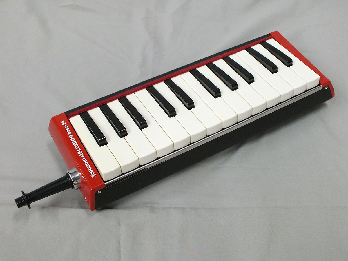 suzuki B-24 MELODION メロディオン ベース 鍵盤ハーモニカ SUZUKI B-24C [メロディオン/バス24鍵] - 谷口楽器