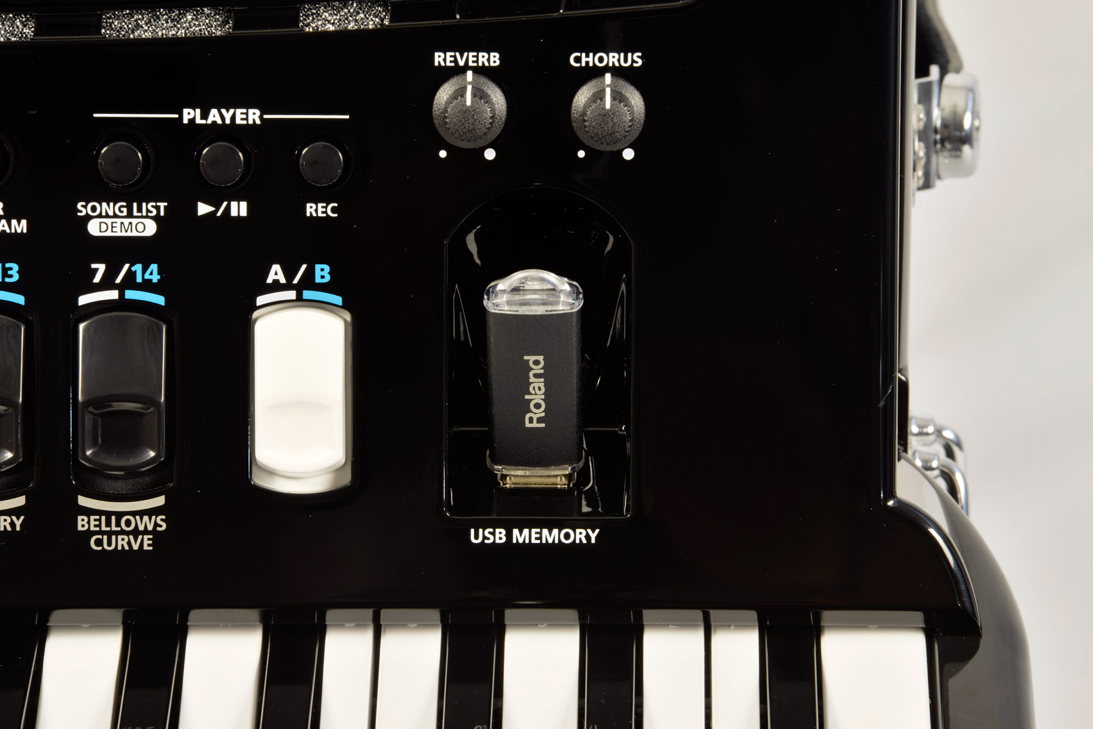 ☆数量限定・旧価格特価☆Roland V-accordion FR-4X【赤】 (37鍵/120